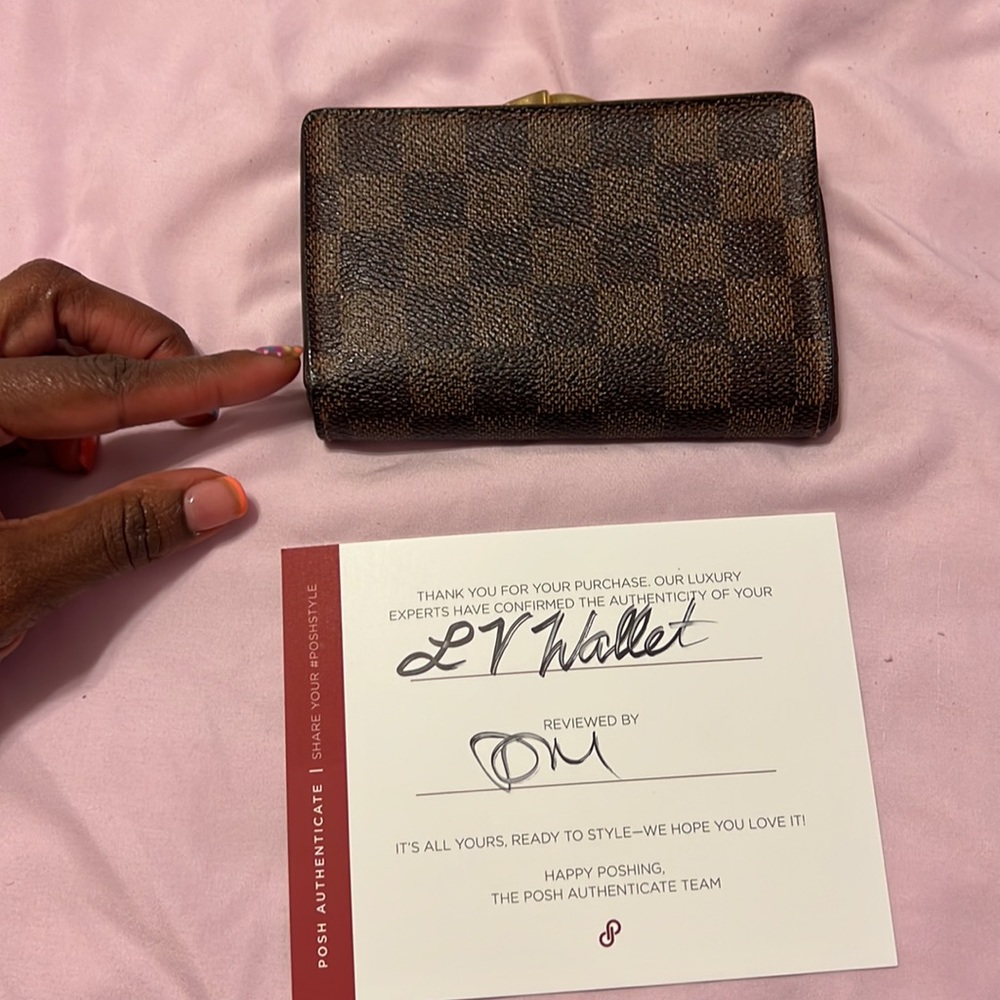 Damier Louis Vuitton Wallet.  Little to no wear and tear.